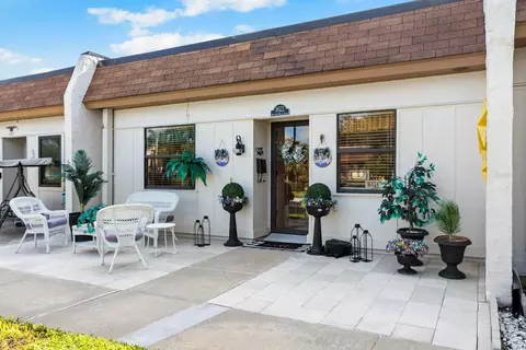 1621 Mission Hills Blvd #2-B, Clearwater, FL 33759