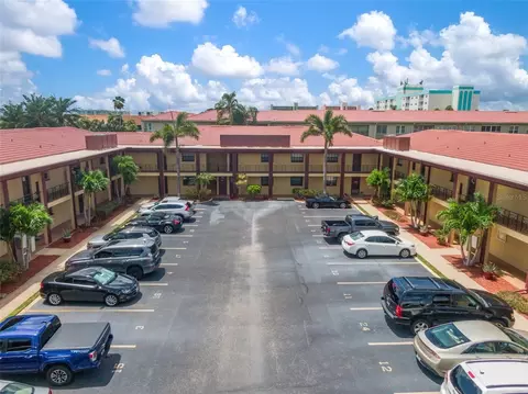 10190 Imperial Point Dr W #17, Largo, FL 33774