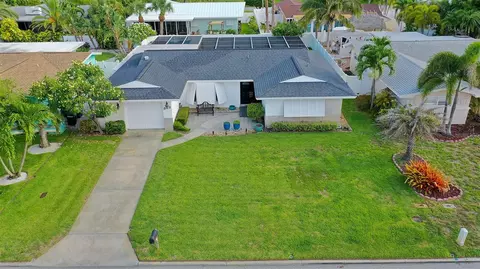 332 2nd St W, Tierra Verde, FL 33715