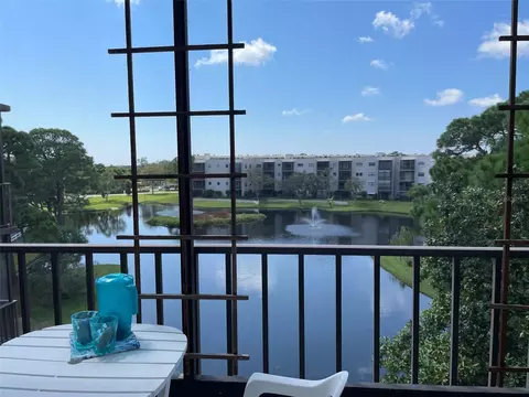 6188 80th St N #403, Saint Petersburg, FL 33709