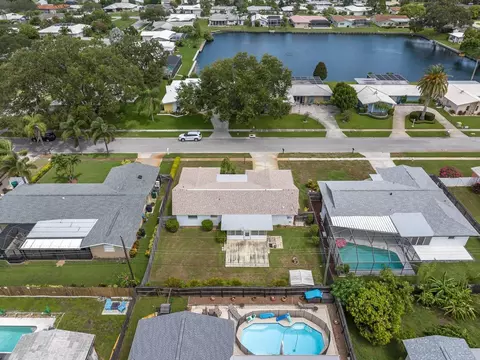 13854 Pinecrest Dr, Largo, FL 33774