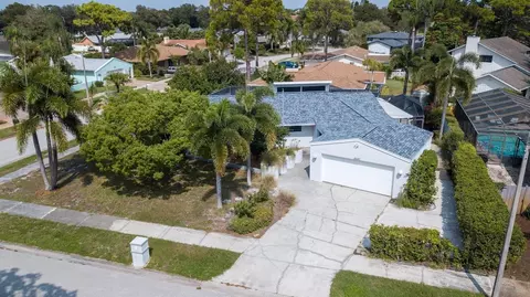 8687 Kenwood Rd, Seminole, FL 33777