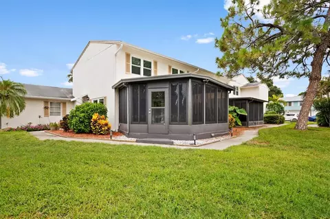 3268 39th St S #C, Saint Petersburg, FL 33711