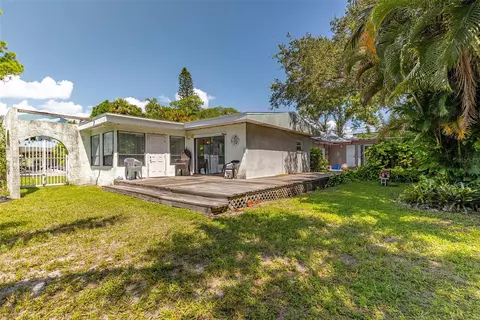 2630 Quincy St S, Gulfport, FL 33711