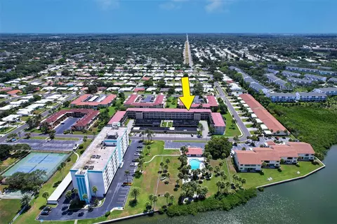 10215 Regal Dr #51, Largo, FL 33774