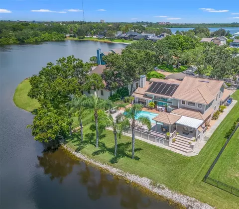 737 Suwannee Ct NE, Saint Petersburg, FL 33702