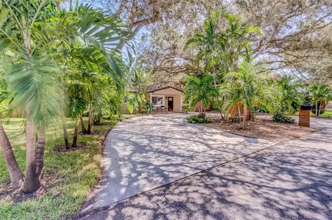 12172 Julian Ave, Seminole, FL 33778