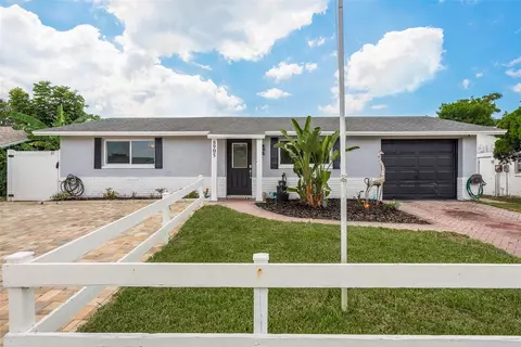 8905 Cairo Ln, Port Richey, FL 34668