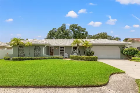 6812 121st St, Seminole, FL 33772