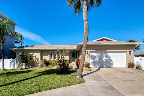 103 15th St, Belleair Beach, FL 33786
