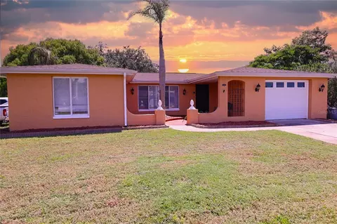 3434 Roxbury Dr, Holiday, FL 34691