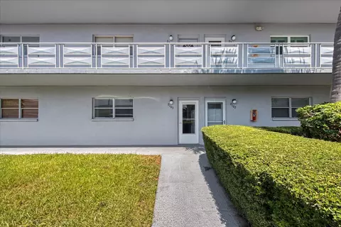 5660 80th St N #D103, Saint Petersburg, FL 33709