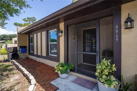 9969 88th St, Seminole, FL 33777
