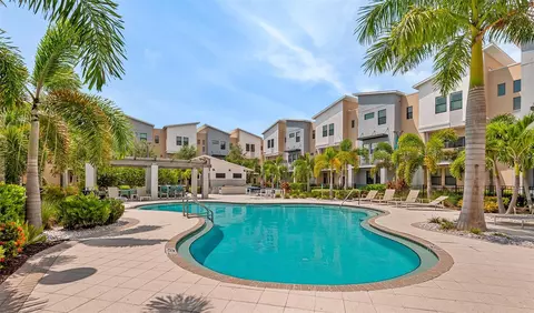 2551 11th Pl N, Saint Petersburg, FL 33713
