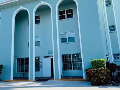 1706 Belleair Forest Dr #104, Belleair, FL 33756