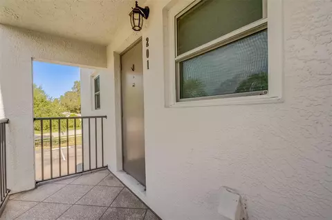 9815 47th Ave N #201, Saint Petersburg, FL 33708