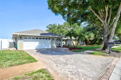 10452 136th St, Largo, FL 33774