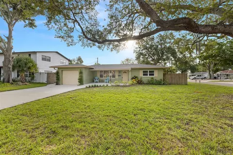 7401 Hobson St NE, Saint Petersburg, FL 33702