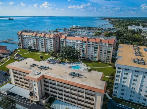 620 Edgewater Dr #105, Dunedin, FL 34698