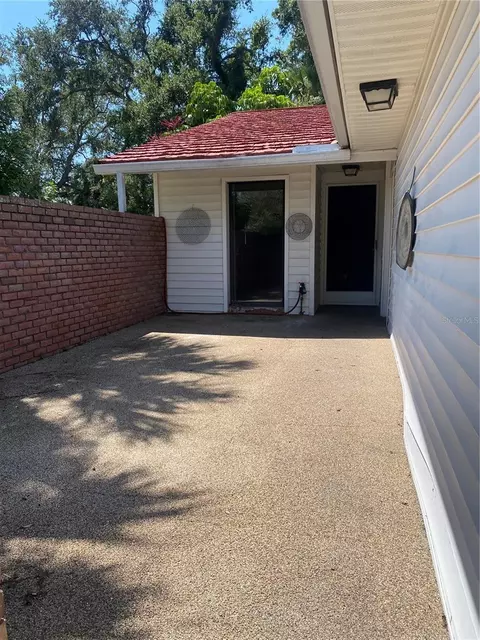 1439 Water View Dr W, Largo, FL 33771