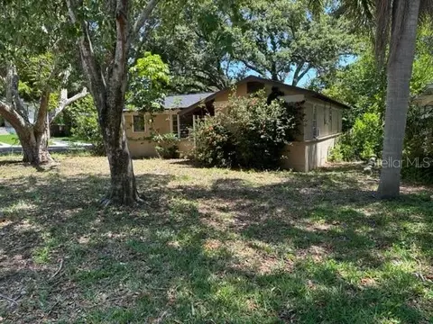1555 Elmwood St, Clearwater, FL 33755