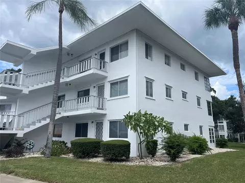11201 80th Ave #201, Seminole, FL 33772