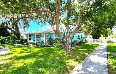 1600 Gulf Rd, Tarpon Springs, FL 34689