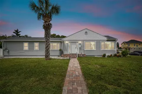 546 39th Ave NE, Saint Petersburg, FL 33703