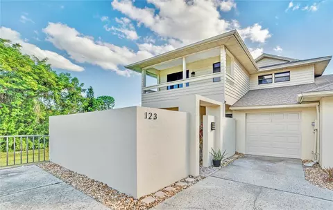 123 Colony South Dr, Tarpon Springs, FL 34689