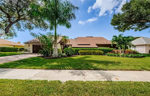 10664 Bardes Ct, Seminole, FL 33777
