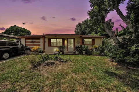 9015 Hermitage Ln, Port Richey, FL 34668
