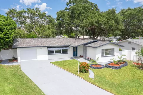 1690 Woodridge Dr, Clearwater, FL 33756