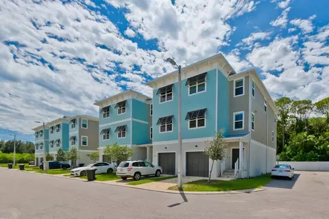 1233 Savona Dr NE, Saint Petersburg, FL 33702
