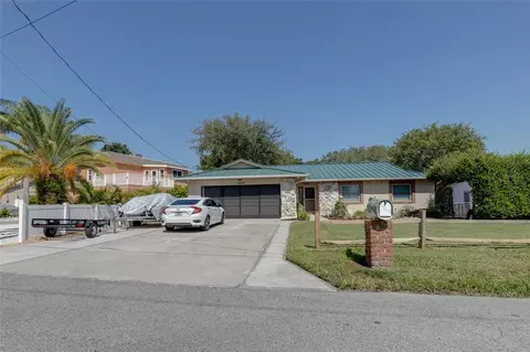 1498 Big Bass Dr, Tarpon Springs, FL 34688