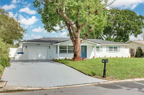 8879 111th St, Seminole, FL 33772