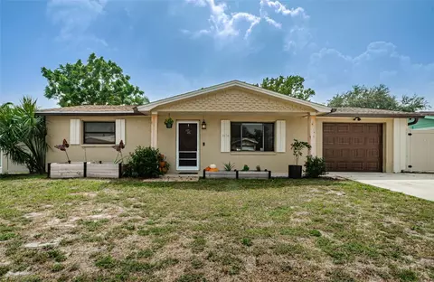 3034 Huntington Rd, Holiday, FL 34691