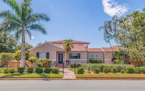 3300 Locust St NE, Saint Petersburg, FL 33704