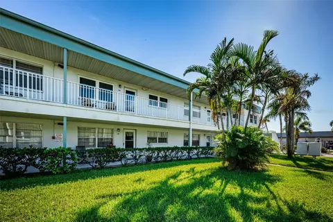 5267 81st St N #24, Saint Petersburg, FL 33709