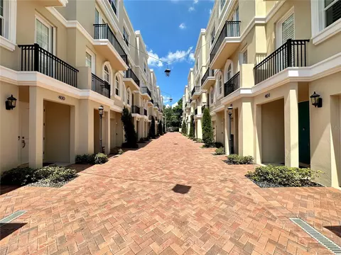 424 Regent Ln N, Saint Petersburg, FL 33701