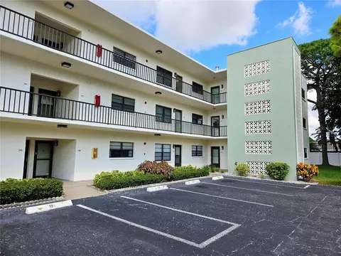 5980 Terrace Park Dr N #314, Saint Petersburg, FL 33709