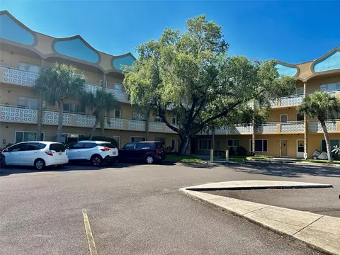 2467 Finlandia Ln #15, Clearwater, FL 33763