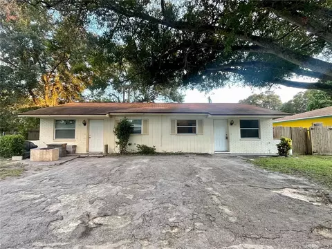 105 Lake Ave SE, Largo, FL 33771