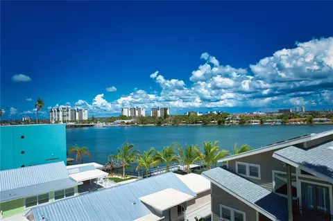 135 88th Ave, Treasure Island, FL 33706