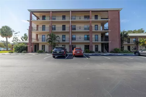 930 85th Ave N #305, Saint Petersburg, FL 33702