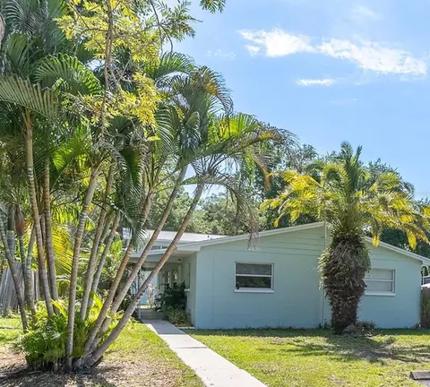 2626 57th St S, Gulfport, FL 33707