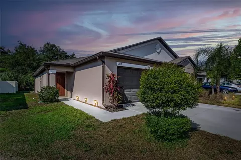 707 Timeless Moss Dr, Ruskin, FL 33570