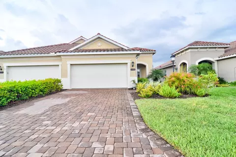 7011 Costa Bella Dr, Bradenton, FL 34209