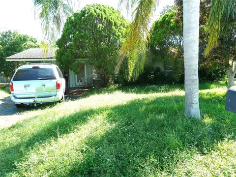 115 15th Ave SW, Largo, FL 33770
