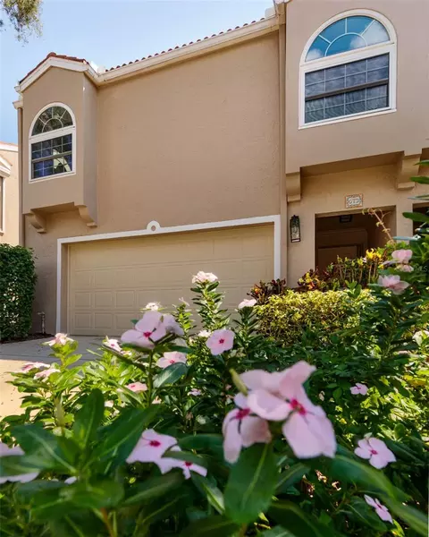 679 Malta Ct NE, Saint Petersburg, FL 33703