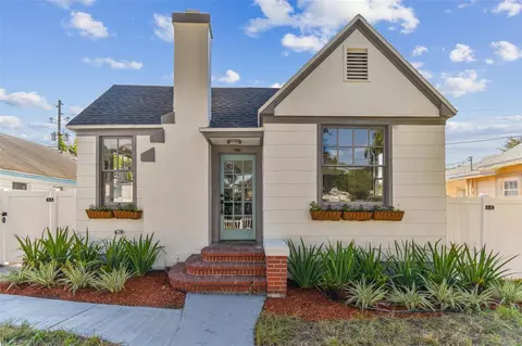 3026 Highland St N, Saint Petersburg, FL 33704